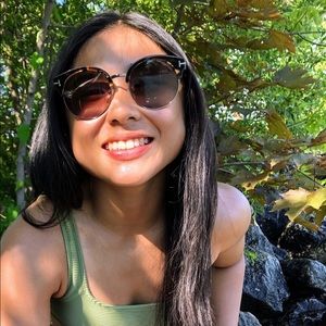 Meet your Posher, Zaira